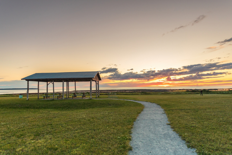 Îlot de fraîcheur avec aire de relaxation accessible